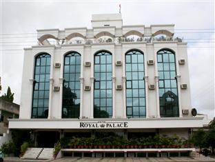 Hotel Royal Palace Jalgaon Buitenkant foto